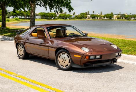 1986 Porsche 928S 5-Speed